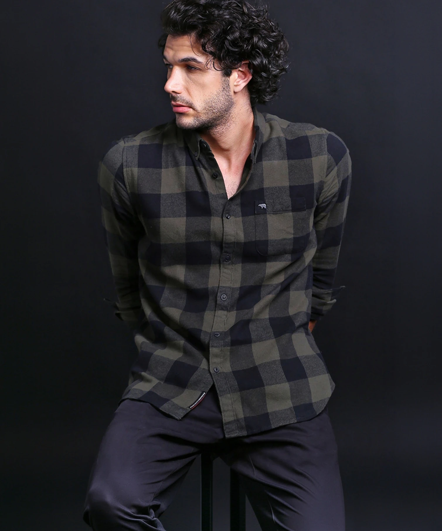 THE BEAR HOUSE Men Slim Fit Checkered Button Down Collar Casual Shirt