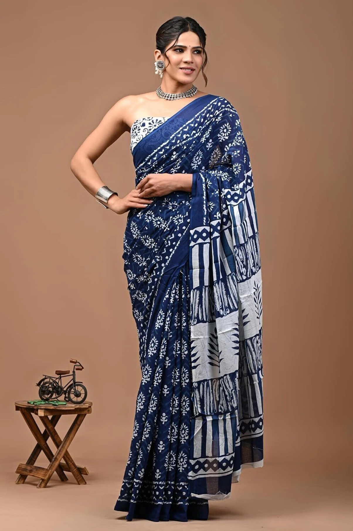 Divyam Digital Print Handloom Pure Cotton Saree (Blue)