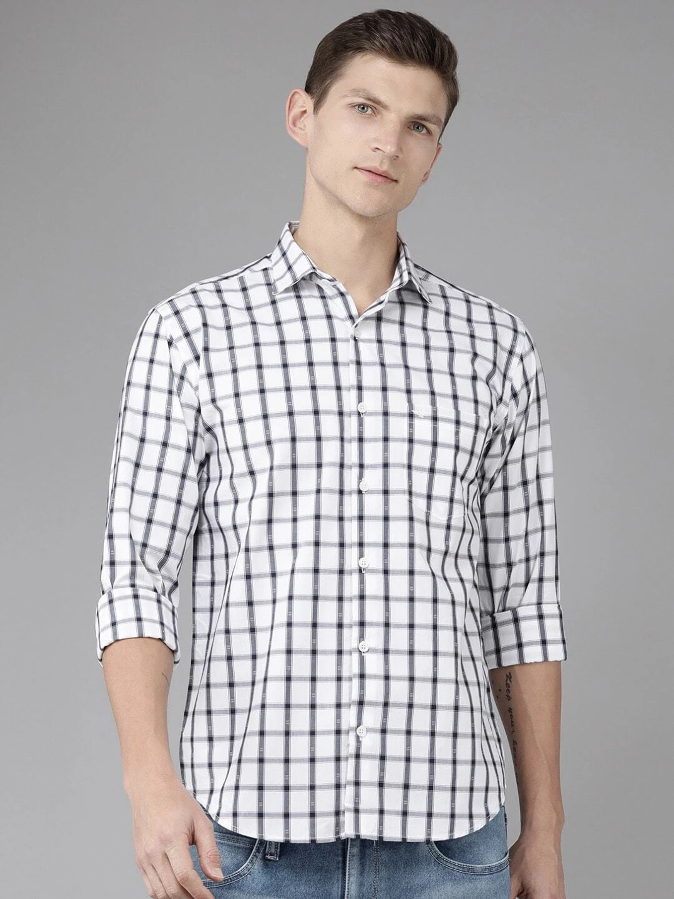 PARK AVENUE Men Slim Fit Checkered Spread Collar Casual Shirt