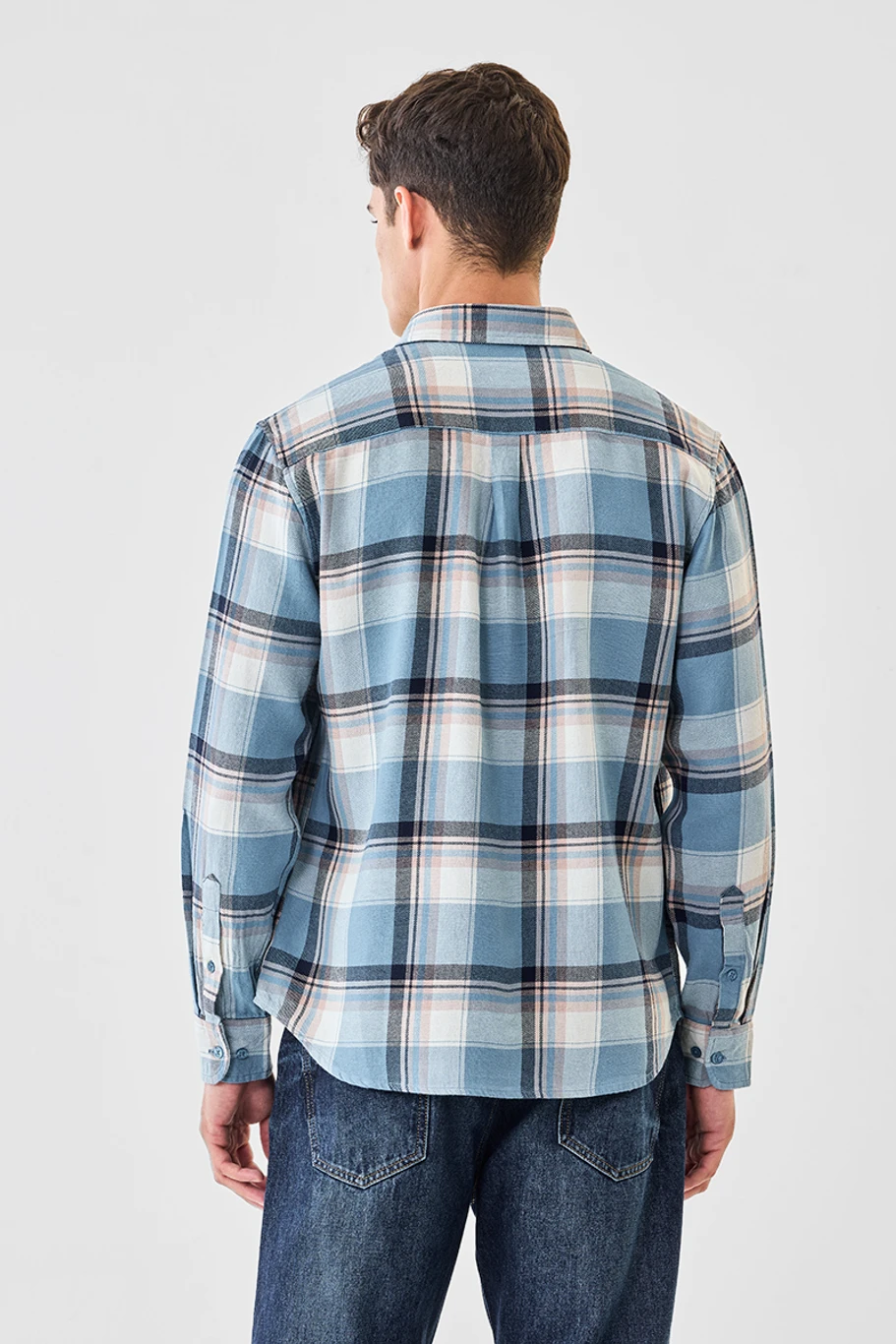 Men Regular Fit Checkered Spread Collar Casual Shirt