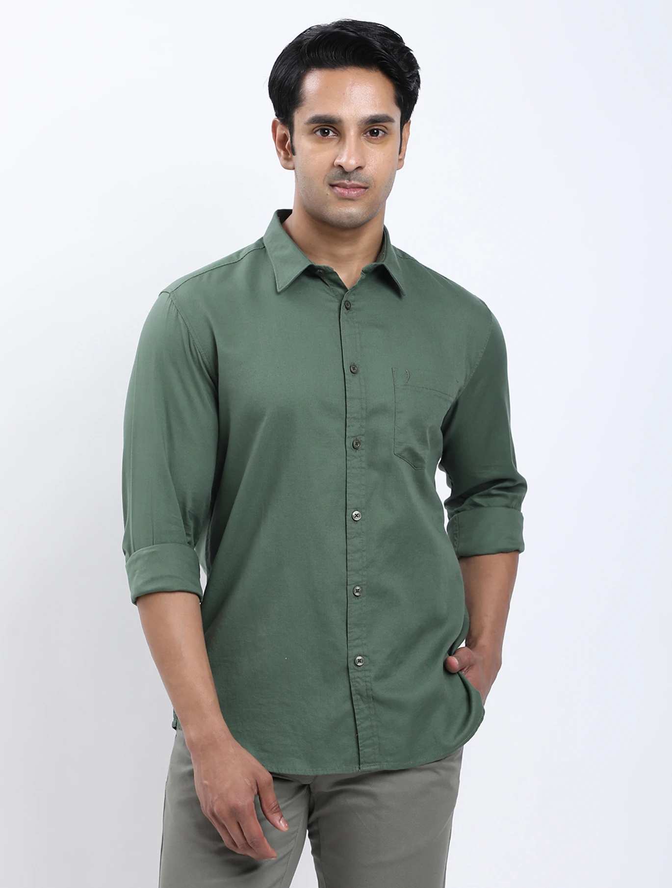 INDIAN TERRAIN Men Slim Fit Solid Casual Shirt