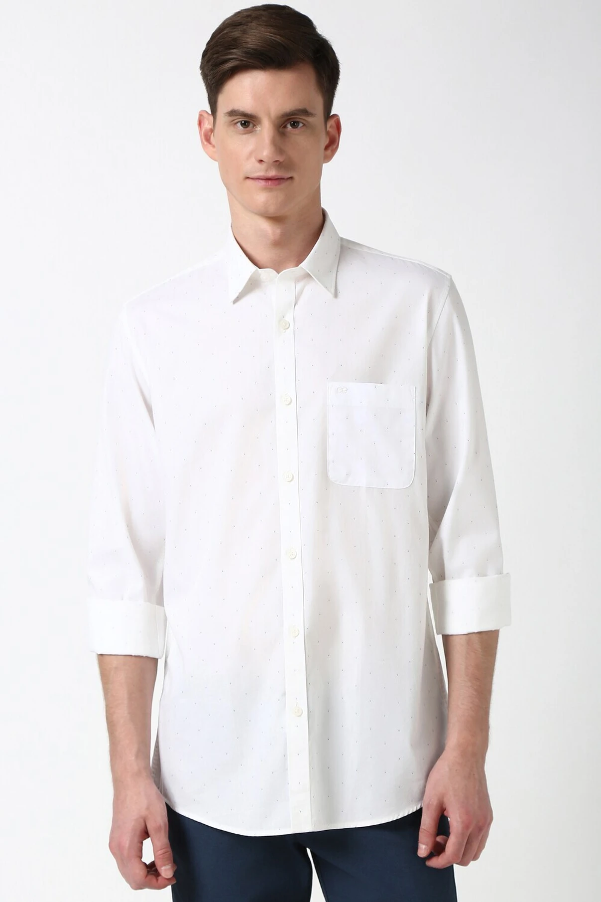 PETER ENGLAND Men Slim Fit Solid Spread Collar Casual Shirt