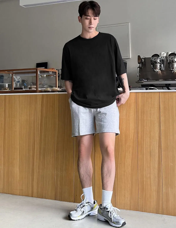 Cotton Oversized Fit Solid Half Sleeves Men's Round T-Shirt - Black ( Pack of 1 )