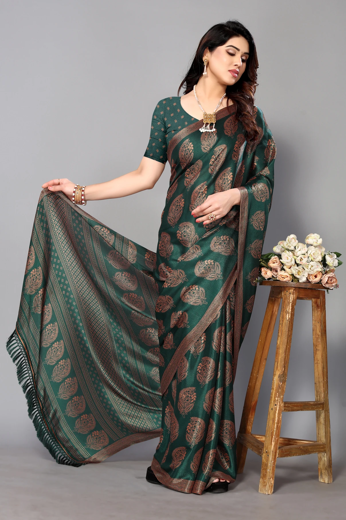 FABMORA Printed, Blocked Printed Daily Wear Chiffon, Georgette Saree (Green)