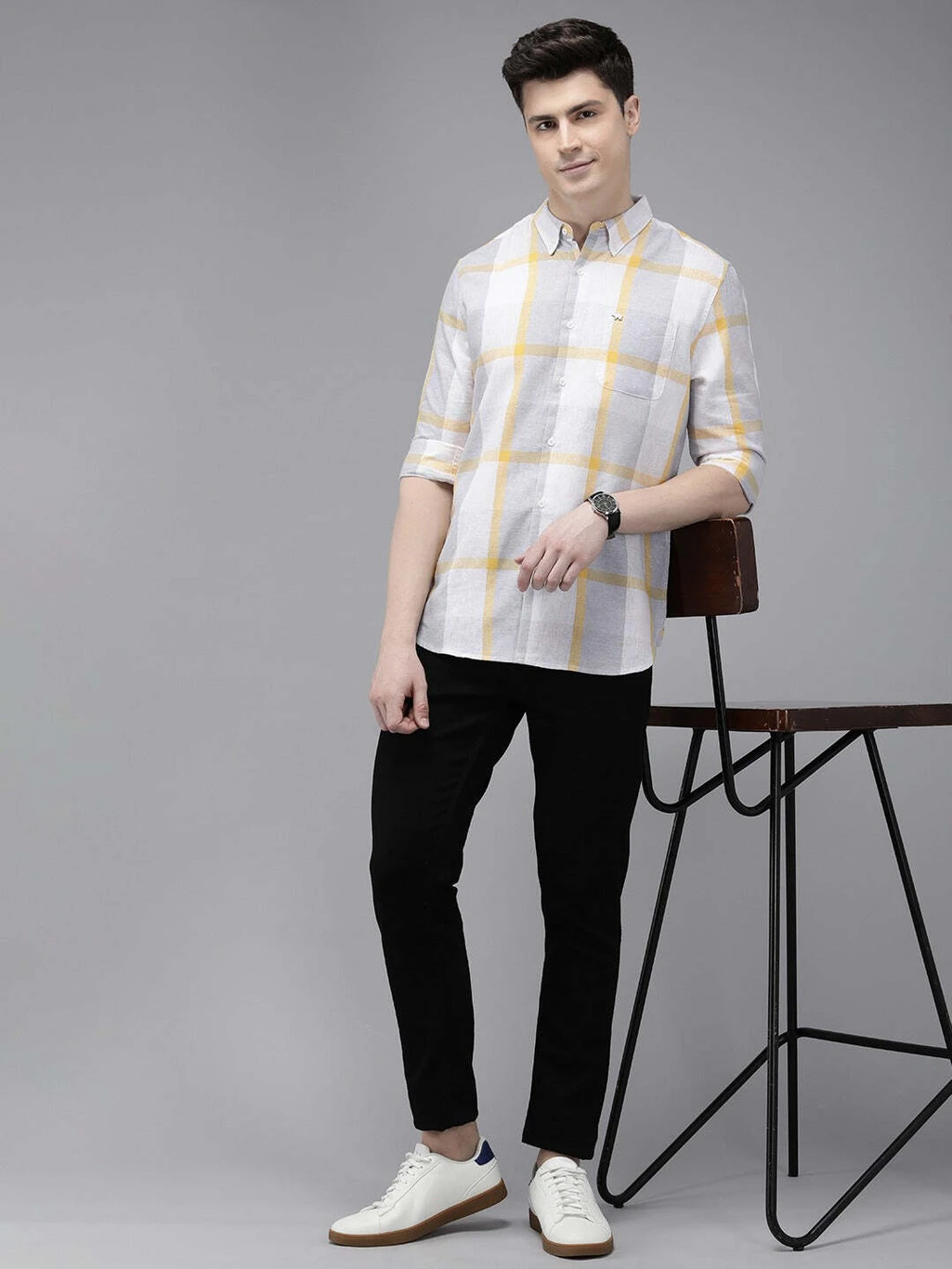 Men Slim Fit Checkered Button Down Collar Casual Shirt